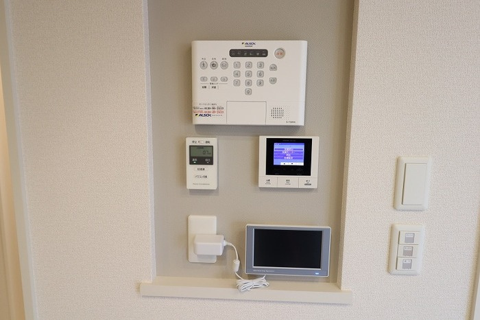 Serenvita east(ｾﾚｳｨｰﾀ ｲｰｽﾄ)の玄関