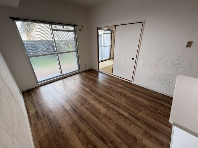 サンパレス21池田の居間・リビング