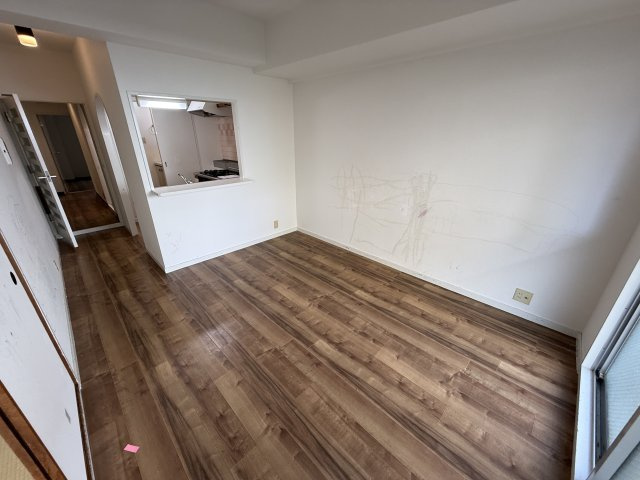 サンパレス21池田の居間・リビング