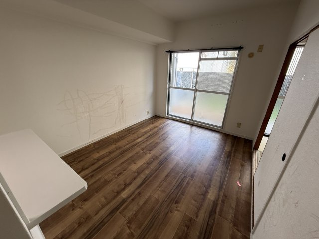 サンパレス21池田の居間・リビング