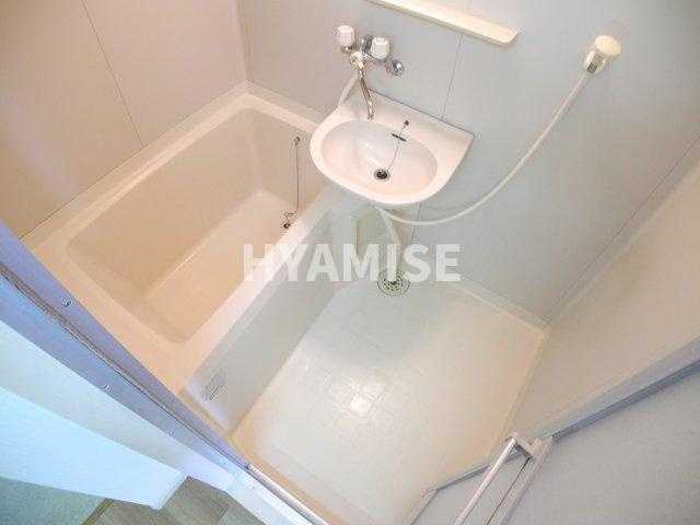 レジデンスオガタAの浴室