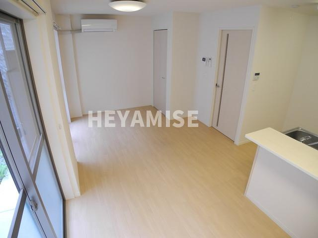 コンフォートハイツ小船越の居間・リビング|※室内画像は別号室(反転)