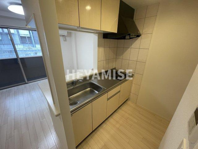 ラビリンス貝津のキッチン|※室内画像は別号室のもの