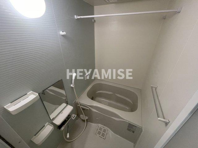 ラビリンス貝津の浴室|※室内画像は別号室のもの