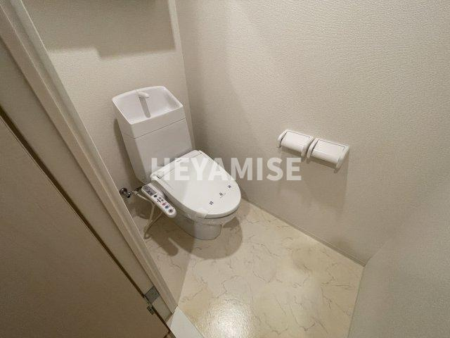 ラビリンス貝津のトイレ|※室内画像は別号室のもの