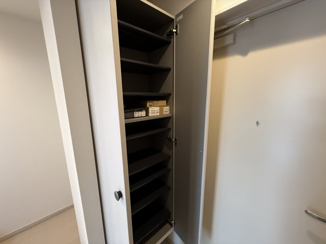 豊中市服部西町３丁目の賃貸マンションの収納