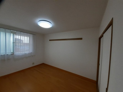 【居間・リビング】 | メゾンネイティブピーチ | こちらのリビングで趣味の時間をお楽しみください