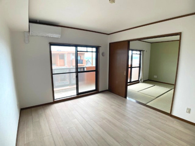 【居間・リビング】 | AZOOL A・B　◆満室稼働中◆