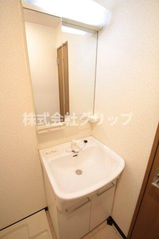 グリフィン横浜・高島町の独立洗面台