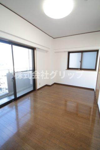 グリフィン横浜・高島町の洋室
