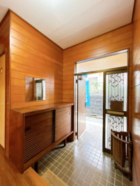 日立市台原町3丁目　中古戸建の玄関