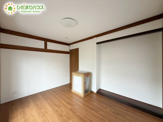 日立市台原町3丁目　中古戸建の洋室|（１階）お掃除しやすく、清潔感を保てるのでダニも発生しにくいフローリング♪