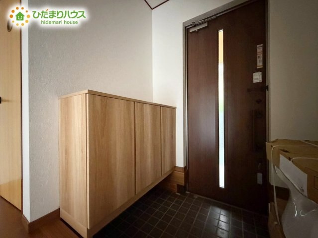 日立市台原町3丁目　中古戸建の玄関|丁度良い靴箱のサイズ♪これだけあれば家族全員の靴がしまえてスッキリ(^O^)