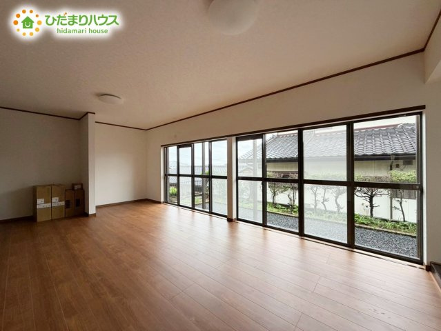 日立市台原町3丁目　中古戸建の居間・リビング|お子様が元気に遊べる広々としたリビングです。