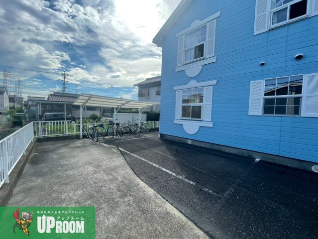 ハールピィヒルズ777の駐車場