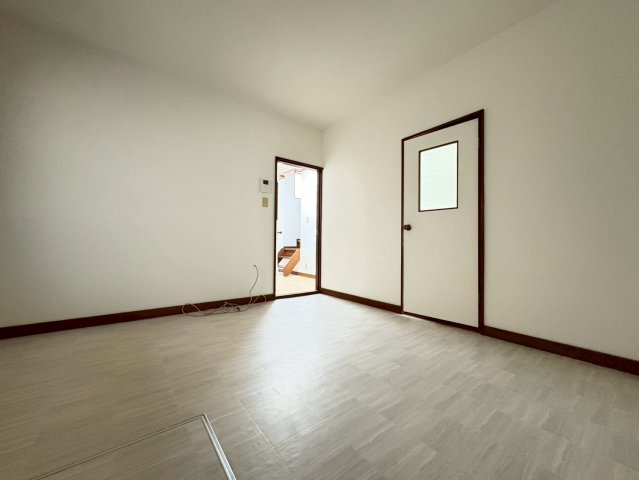 岡崎貸家の居間・リビング