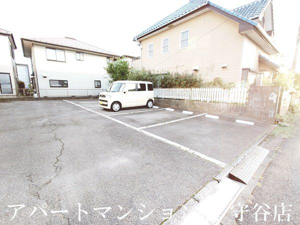 グラースの森Ⅱの駐車場