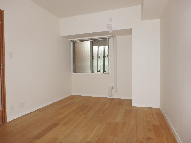 ソリオ宝塚西館の居間・リビング