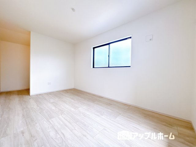 【新築戸建】KIS坂戸市西坂戸2期の洋室|たっぷりある収納活用でお部屋もキレイを保てます♪