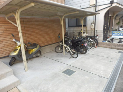 【その他】 | レオネクスト１８番館 | 自転車も安心してとめられます！人感センサーライト搭載！