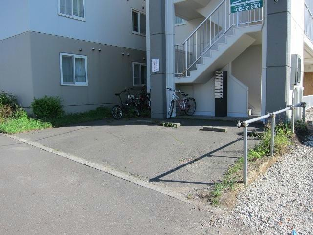 コスモスマンションの駐車場