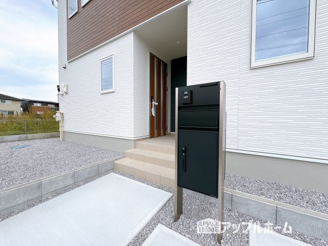 【新築戸建】東松山市石橋 全31区画のエントランス|便利な宅配ボックス付き