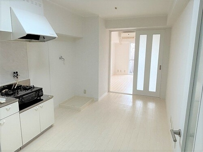 【居間・リビング】 | シャンボール天満 | ダイニングキッチン