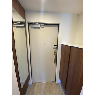 【玄関】 | ワールドアイ大阪城EASTアドバンス | ゆったりとした玄関です