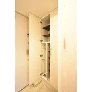 【玄関】 | アドバンス大阪バレンシア | シンプルで使いやすい玄関です