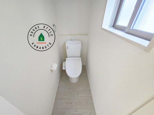 熊本市東区八反田1丁目第1₋4棟(7号棟)のトイレ|温水洗浄便座を完備しております。2ヶ所にトイレがあるのは朝の慌ただしい時間も安心です。