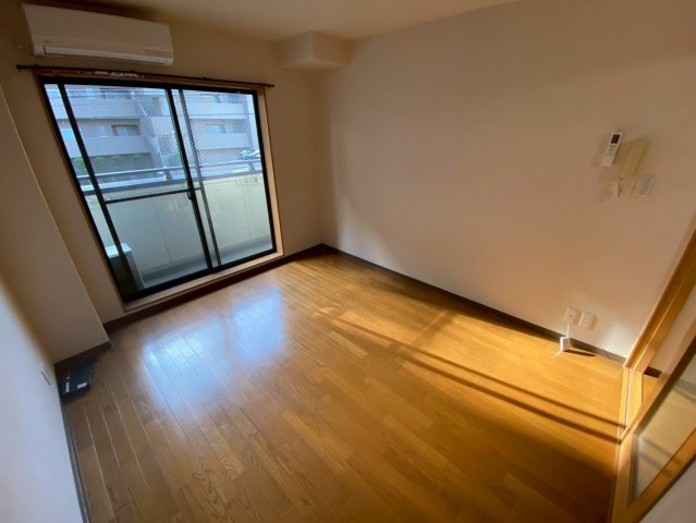 パレスNADAの居間・リビング