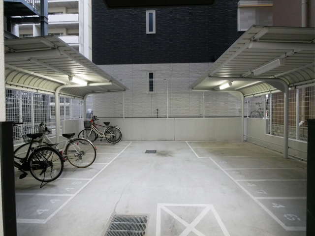 ミラージュパレス本町東レジデンスのその他共用部分|ミラージュパレス本町東レジデンス　バイク置き場