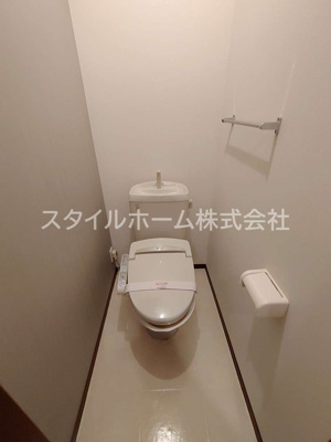 【トイレ】 | ロイヤルコートＣ | イメージです。