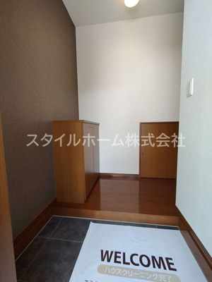 【玄関】 | ロイヤルコートＣ | イメージです。