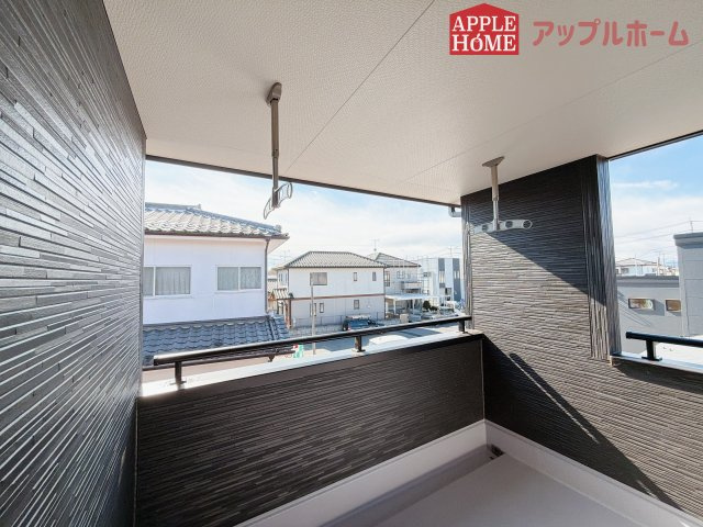 【新築戸建】行田市矢場第4 全2棟のその他|インナーバルコニーで突然の雨でも安心♪直射日光を防げるので、紫外線を気にせず自然の光や風を感じながら日光浴もできちゃいます♪