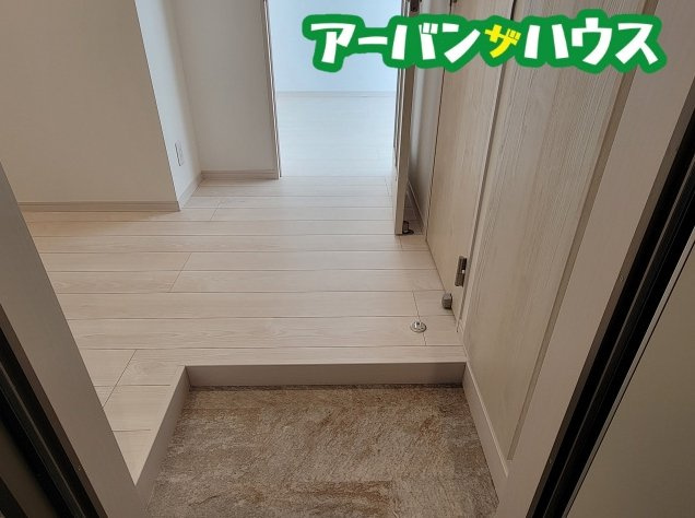 REGALEST 白石東新町の玄関