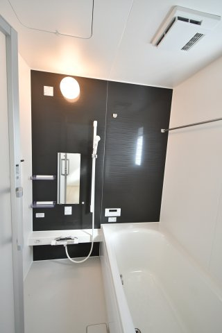 南アルプス市在家塚の新築一戸建の浴室|ゆったり過ごせるお風呂です