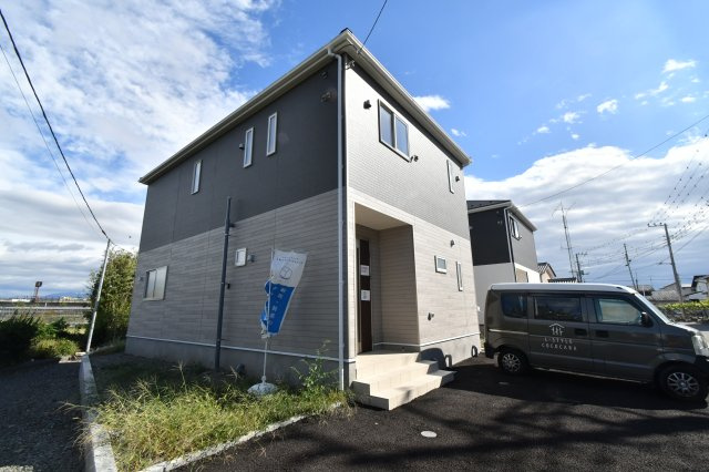 南アルプス市在家塚の新築一戸建の外観