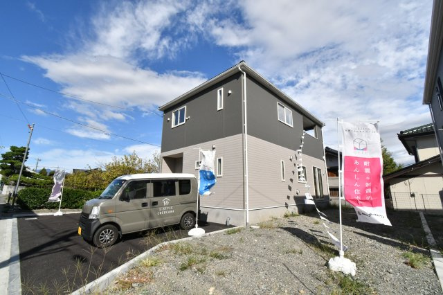 南アルプス市在家塚の新築一戸建の外観