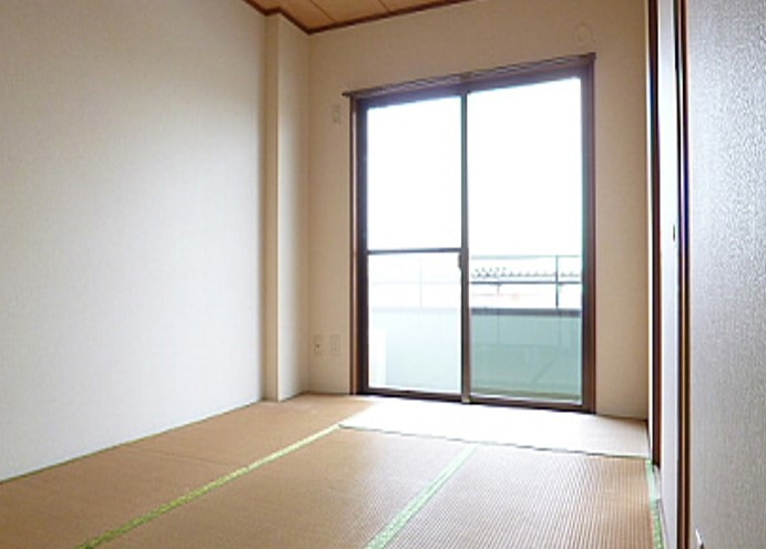 サンライズマンションの和室