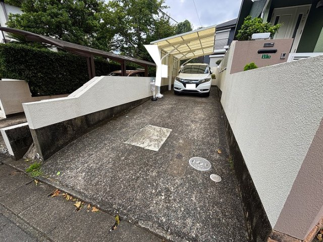 大野城市宮野台2戸建の駐車場