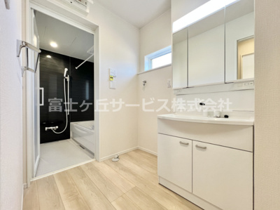 【脱衣所】 | 裾野市佐野 7期 新築一戸建て 3号棟  | 脱衣場です