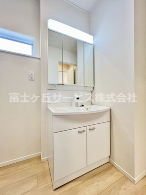 【独立洗面台】 | 裾野市佐野 7期 新築一戸建て 3号棟  | 独立洗面台です