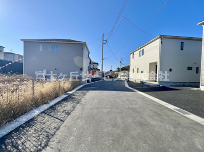 【前面道路含む現地写真】 | 裾野市佐野 7期 新築一戸建て 3号棟  | 前面道路含む現地写真です