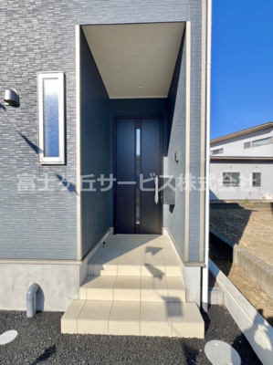 【エントランス】 | 裾野市佐野 7期 新築一戸建て 3号棟  | エントランスです