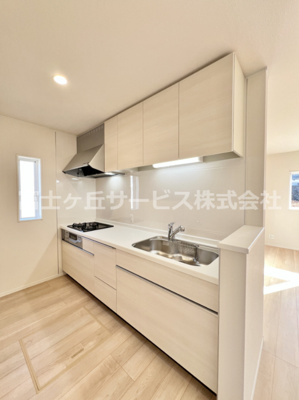 【キッチン】 | 裾野市佐野 7期 新築一戸建て 3号棟  | お料理しやすいキッチンです
