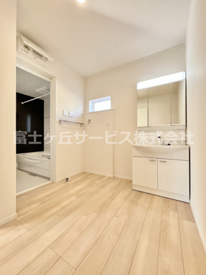 【脱衣所】 | 裾野市佐野 7期 新築一戸建て 4号棟  | 脱衣場です