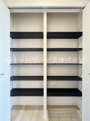 【収納】 | 裾野市佐野 7期 新築一戸建て 4号棟  | こまごまとしたものを収納できそうですね