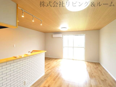 【居間・リビング】 | ロイヤルコーポ長栖