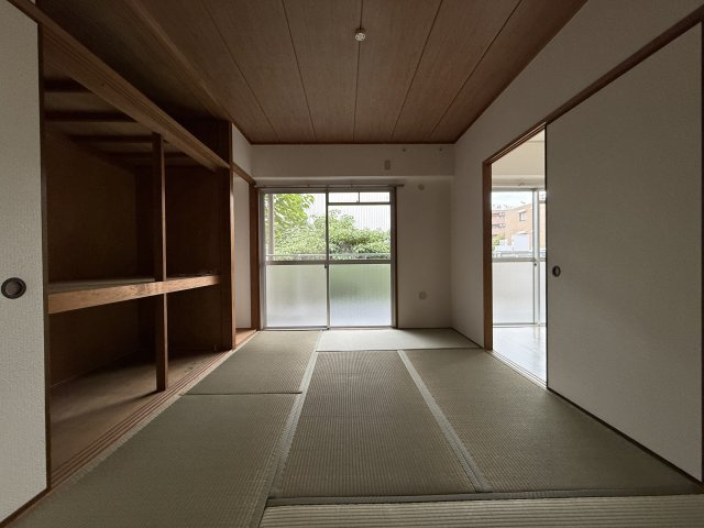 グリーンパレス千里中央B棟のロビー